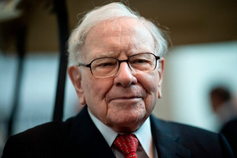 Warren Buffett stepping down as Berkshire CEO