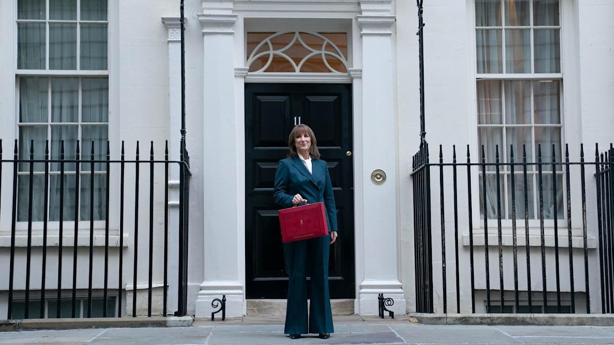 UK borrowing figures graph