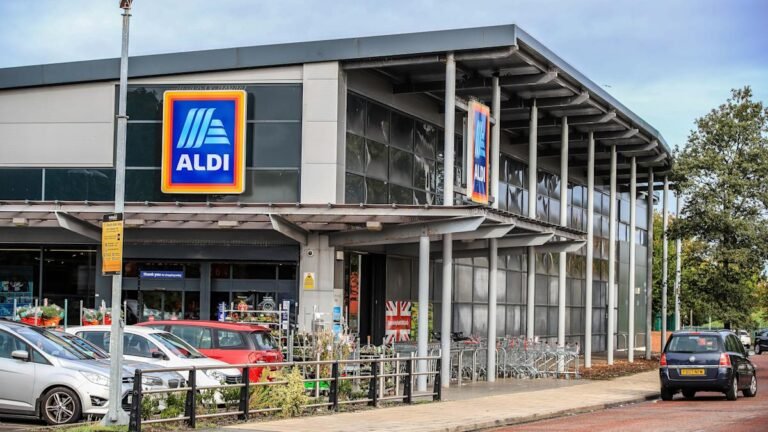 Aldi supermarket christmas sales boost