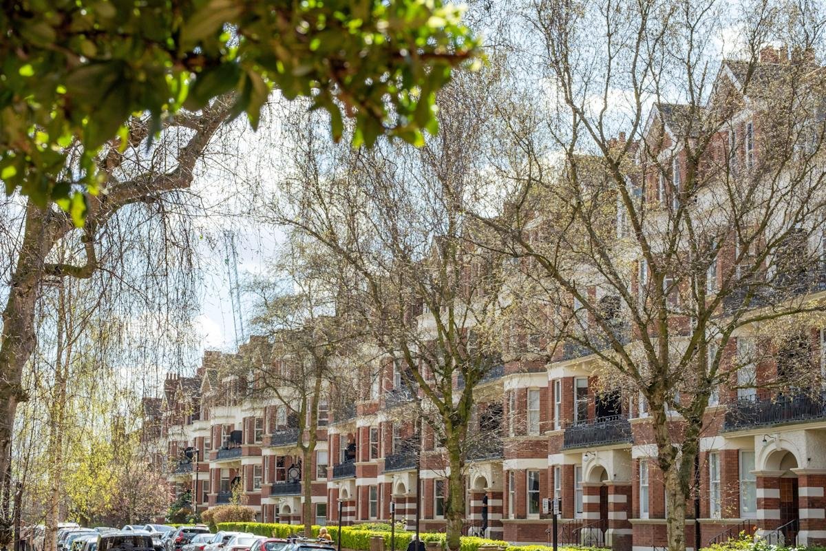 UK households relying on credit cards