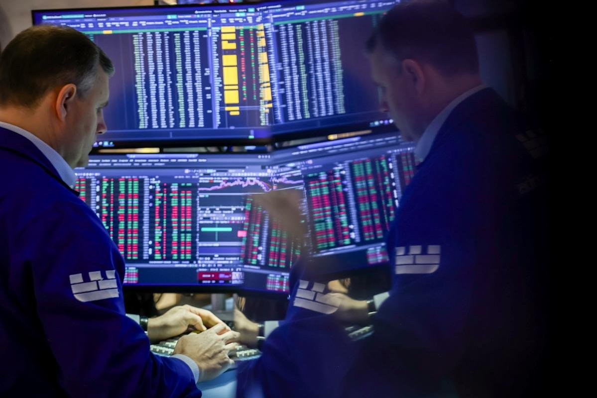 stock market graph showing rise in stocks