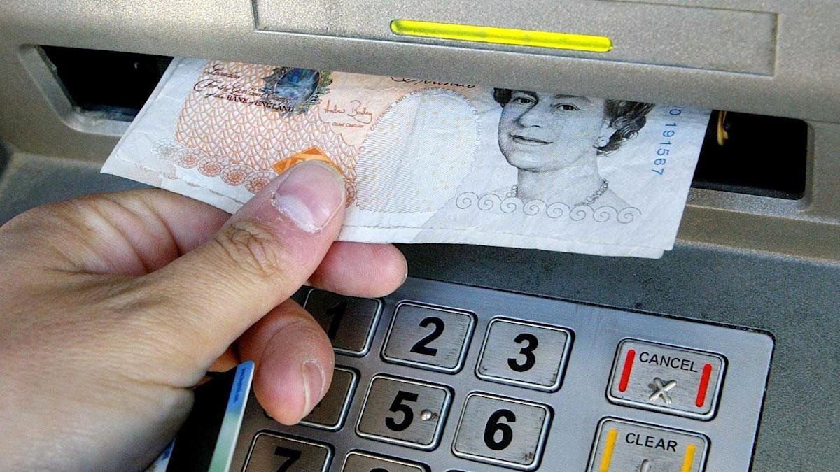 UK cash machine usage at peak