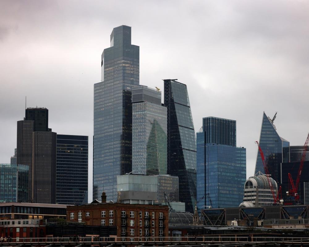 FTSE 100 CEOs high salaries