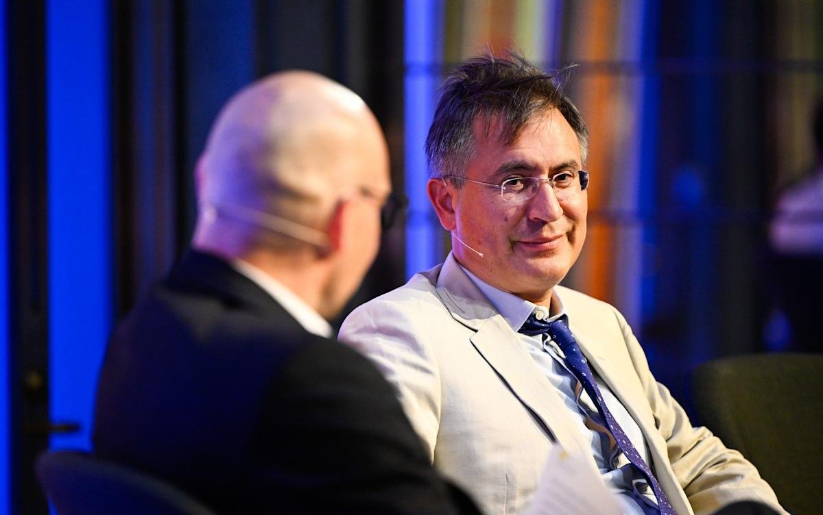 UK billionaire hedge fund manager payout controversy