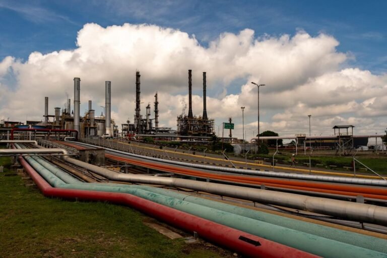 oil prices falling due to ukraine deal