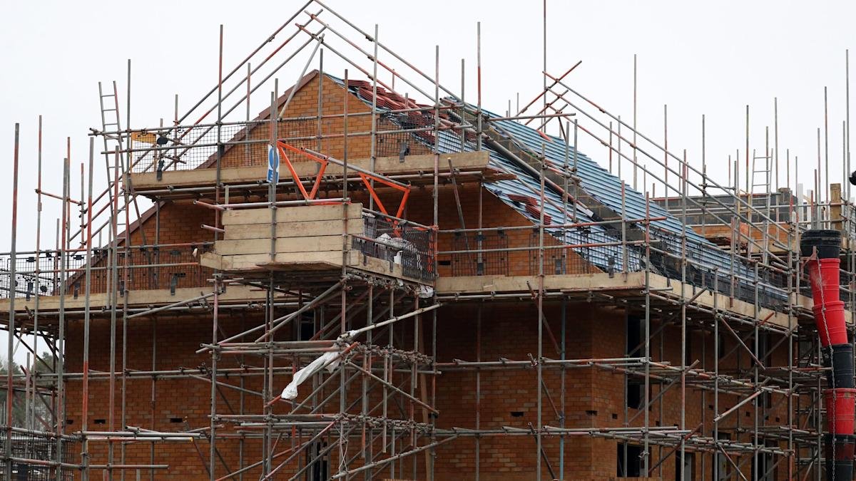 UK housebuilding slump affects construction sector