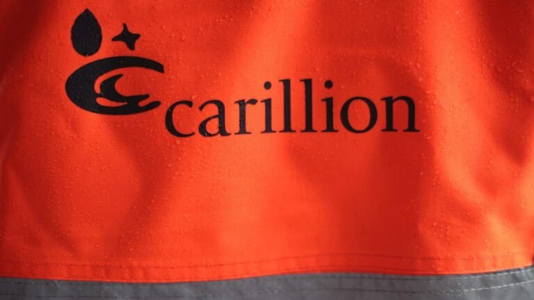 Carillion finance directors fined by FCA