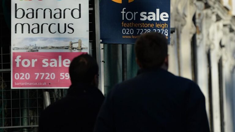 UK house prices fall to 6-month low