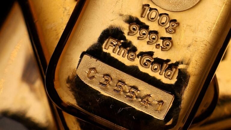 gold prices drop ahead of us data release
