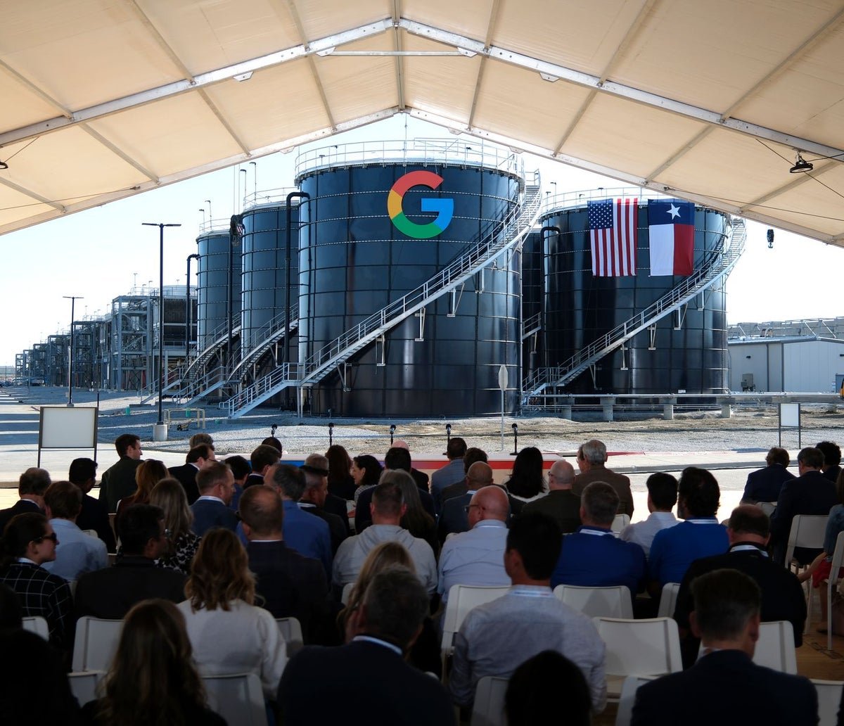 AI data centre investment graph