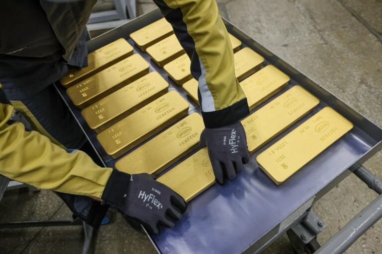 Gold prices reach new heights amid US inflation